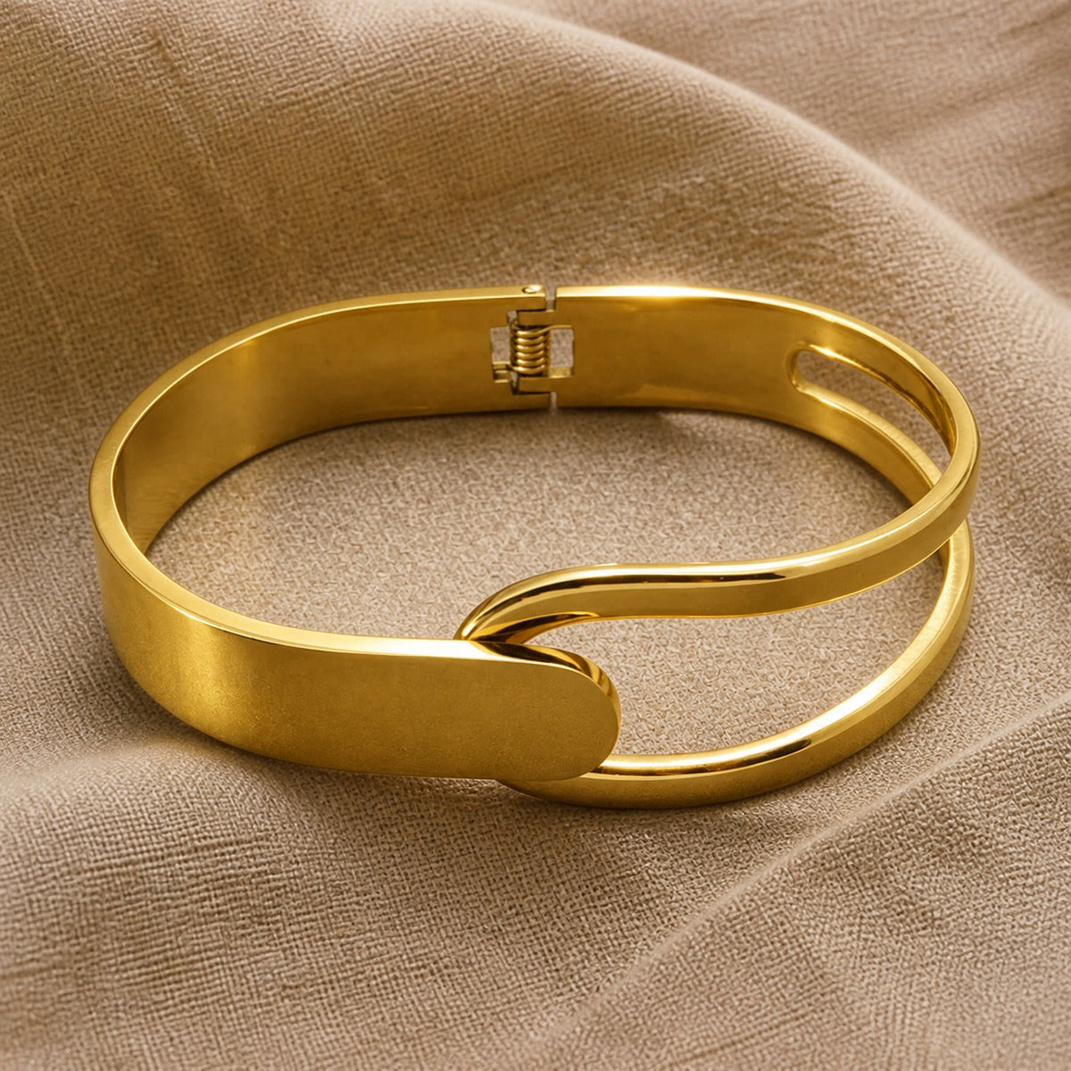 Minimalist Spring Gold Bracelet