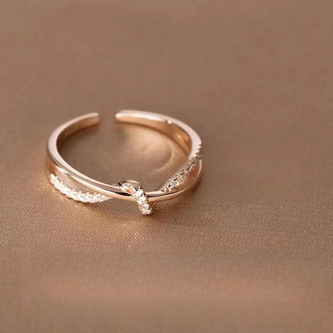 Classic Knot Ring