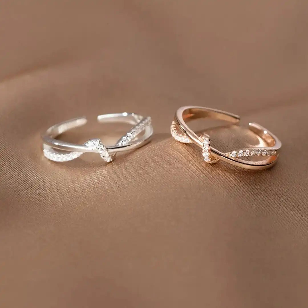 Classic Knot Ring